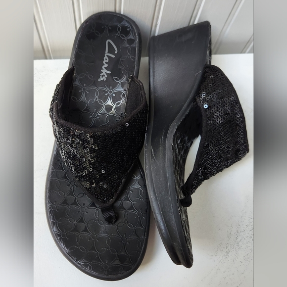 CLARKS Black Sequin Slip-On Wedge Sandals EUC - Picture 4 of 6